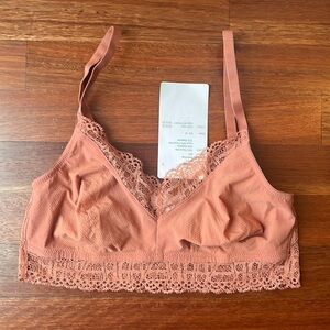 NWT HANRO CROP TOP SOFT BRA- Imani collection size small